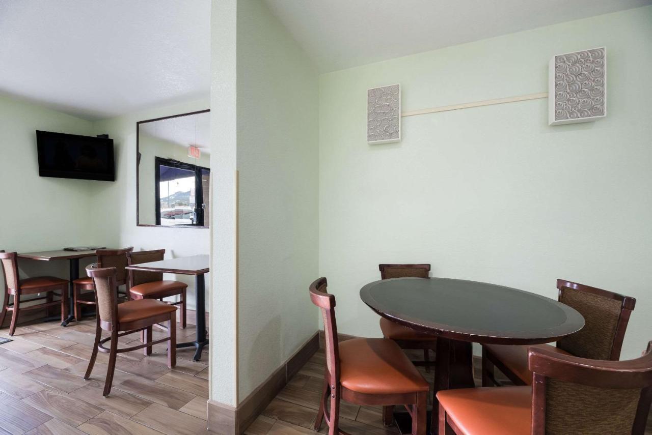 Econo Lodge Inn & Suites Williams - Grand Canyon Area Eksteriør bilde